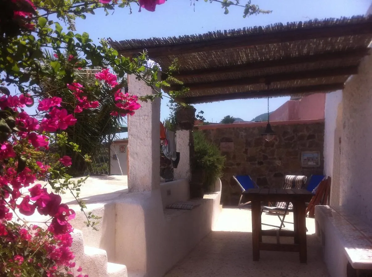 Casa vacanze Villa Dammusi di Venere - U Locu Bugeber Italia